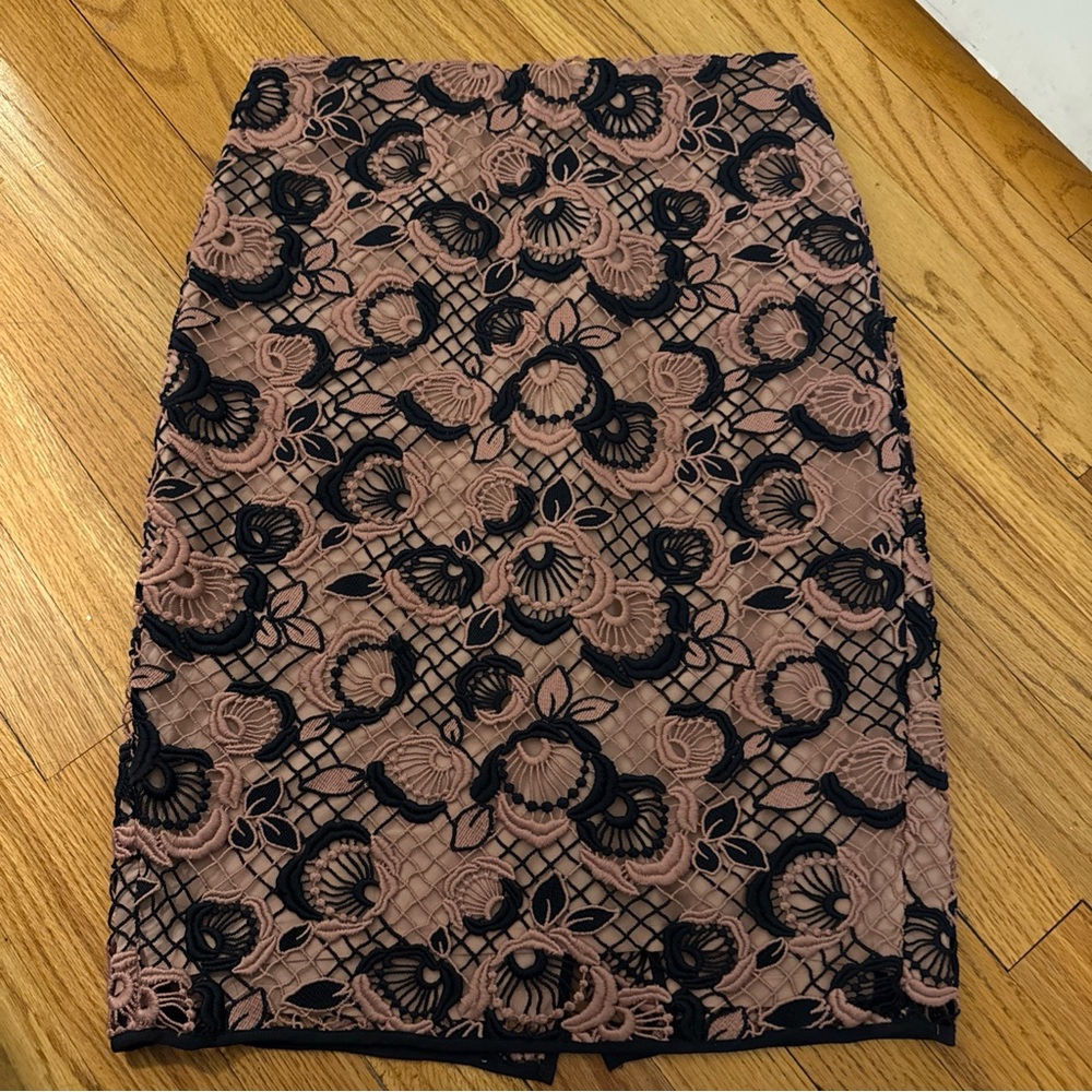 NWT Ann Taylor LOFT Floral Lace Pencil Skirt Size 2 Dark pink blue